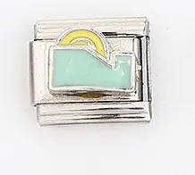 Detailweergave van Italiaanse charm-link met gele emaille zonsopgang op roestvrij staal