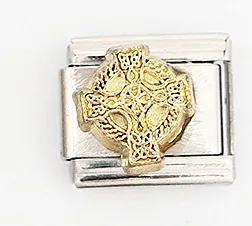 Detail eines italienischen Moduls mit goldenem Keltenkreuz und silberner Stahlbasis