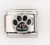 Detail eines italienischen Charms mit I love My Cat Text und schwarzem Pfotenabdruck