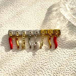 Lien de Charme de Bracelet Modulaire Italien en Acier Inoxydable Cornicello Piment Rouge Signe des Cornes Pendentif Accessoire Bijoux Hommes Femmes DIY