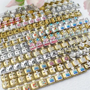 Italienisches Charm-Armband mit Gliedern aus Gold und Silber, Harzbären und Kristallanhängern