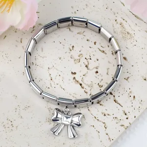 Bracelet à breloques italien en acier inoxydable argenté avec un pendentif nœud élégant