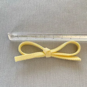 Dettaglio fiocco in tessuto giallo da 7,5 cm fatto a mano per accessori per capelli DIY