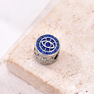 Blauwe boze oog bedel met zilveren hol snijwerk voor DIY-sieraden armbanden