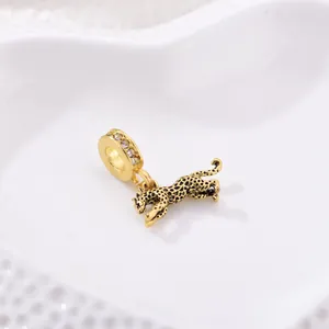 Colgante de leopardo dorado con manchas negras y circonitas para pulseras de bricolaje