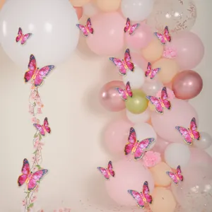 3D-Schmetterlingsaufkleber mit Goldrand zur Dekoration von rosa und champagnerfarbenen Ballons