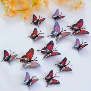 Detailansicht von 12 Stück 3D Schmetterling Wandaufklebern mit roten und schwarzen Flügeln