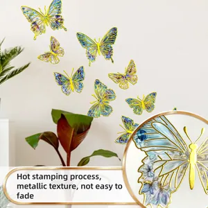 Detail der Heißprägung und der metallischen Goldkanten auf den 3D Schmetterling Wandaufklebern
