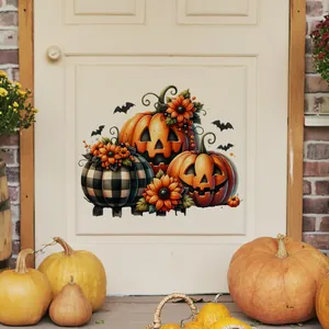 Κοντινό πλάνο με αυτοκόλλητα πόρτας Halloween με κολοκύθες, ηλίανθους και νυχτερίδες