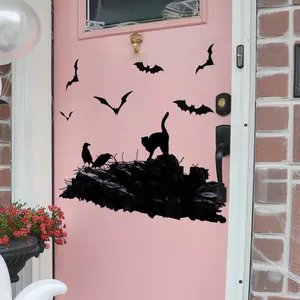 Μαύρα αυτοκόλλητα τοίχου Halloween με νυχτερίδες, κοράκια και γάτα σε ροζ πόρτα