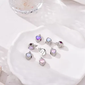 Charm château de cœur avec couronne et gravure Love Yourself sur plateau blanc