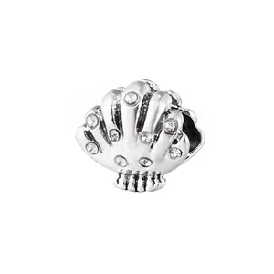 Zilveren schelp bedeltje met witte kristallen voor DIY armbanden en sieraden
