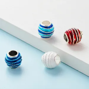 Kleurrijke emaille kralen voor DIY armbanden in blauw rood en wit met oceaanmotief