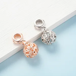 Perles de Charme Cœur Ajouré en Alliage Pendentif de Boule de Cœur pour Fabrication de Bijoux DIY Bracelets Collier Femme Cadeau