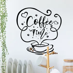 Schwarzer Wandtattoo Coffee Time mit Kaffeetasse und Bohnen für Küchendekoration
