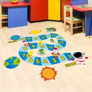 Ruimte thema hinkelbaan vloerstickers met astronaut en planeten voor de kinderkamer