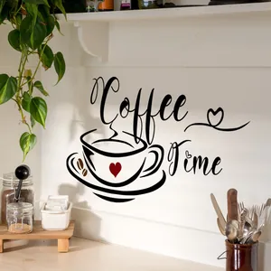 Detail von Coffee Time Wandtattoo mit Herz und Bohnen an einer weißen Küchenwand
