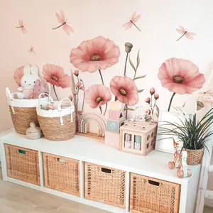 Roze aquarel klaproos bloemen muurstickers en libellen voor wanddecoratie slaapkamer
