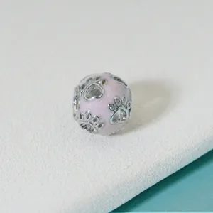 Charme Perle en Alliage Émail Rose Empreinte de Patte de Chat Cœur Creux Avec Strass pour DIY Création de Bijoux Bracelet Collier Femme