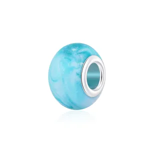 Abalorio de resina jaspeada azul cielo con núcleo de plata para pulseras DIY