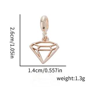 Dimensioni dettagliate del ciondolo a diamante traforato oro rosa per gioielli fai da te