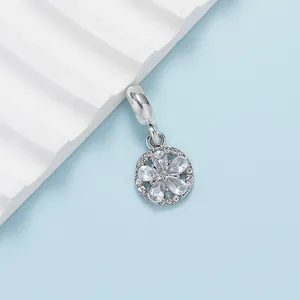 Ciondolo Charm a Forma di Rosa Traforata in Lega Argento Con Strass Trasparenti per Bracciale Collana Fai-da-te Gioielli Donna Regalo di San Valentino