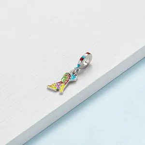 Pendentif chien patin à roulettes avec émail puzzle coloré pour bijoux DIY