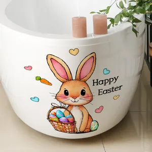 Gros plan de l'autocollant lapin et œuf de Pâques sur une surface blanche de salle de bain