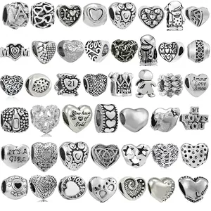 Vintage Alloy Antique Silver Heart Charm Beads For DIY Bracelet Necklace Making Hollow Relief Mom Family Pendant Jewelry Accessories