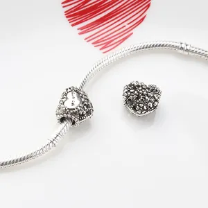 925 Silber Schlangen-Armband mit herzförmigem hohlem Anhänger und Perlen-Detailverzierung