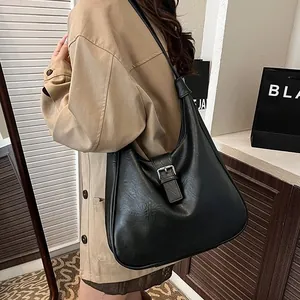Retro black large capacity faux leather shoulder bag with buckle and pleated texture
