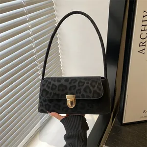Sac Baguette Imprimé Léopard pour Femme Sac Sous le Bras en Cuir Synthétique Rétro Petit Sac à Épaule Minimaliste Avec Boucle en Métal