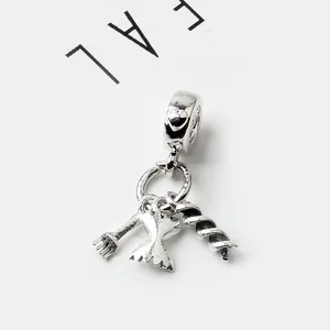 Zilveren bestek hanger met vork en hartvormige kraal voor DIY-sieraden maken