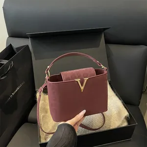 Women Leopard Print Suede Handbag Vintage Crossbody Bag With V Shaped Metal Buckle Fashion Shoulder Bag Small Square Bag