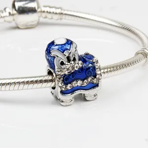Bracciale a catena snake in argento S925 con charm danza del leone in smalto blu e cristalli