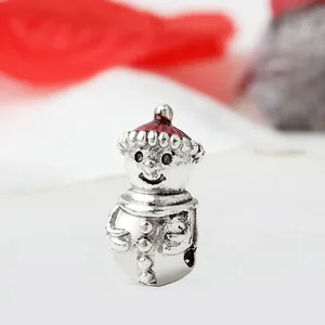 Süße Schneemann-Perle mit roter Emaille-Mütze für festliche Armbänder und Schmuck