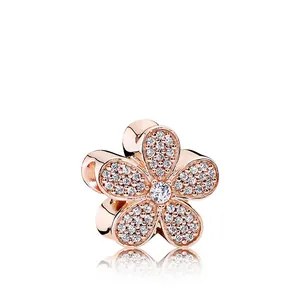Roségold Legierung Fünf Blätter Blume Charm Mit Klaren Strasssteinen Eingelegt Große Loch Perlen Für DIY Armband Damen Schmuck