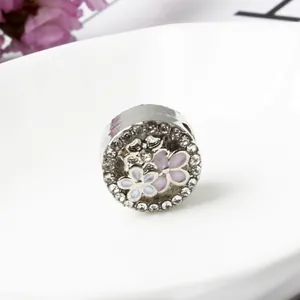 Silberner Blumen-Charm mit rosa Emaille-Kirschblüten und Zirkonia-Steinen für Armband