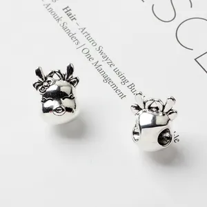 Macro di ciondoli a testa di cervo retrò con dettagli del foro per bracciali DIY