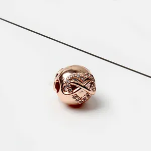 Charm cuore infinito in oro rosa con cristalli bianchi per bracciale fai da te