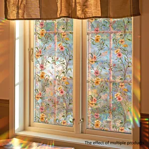 Regenbogeneffekt-Fensterfolie mit Details zu Blumenranken und Schmetterlingsmotiven