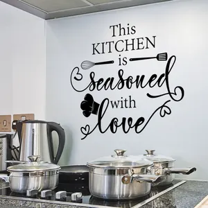 Küchenwandaufkleber mit dem Text 'Seasoned with Love' und Küchenutensilien-Symbolen