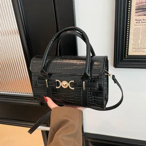 Women Crocodile Pattern PU Leather Handbag Vintage Minimalist Shoulder Crossbody Bag Gold Buckle Heart Detail Top Handle Bag
