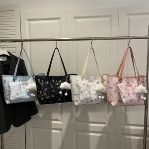 Set borse tote floreali con mini pochette e ciondolo a nuvola in quattro colori