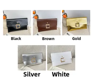 Vue détaillée des pochettes enveloppes de grande capacité en noir, marron, or, argent et blanc