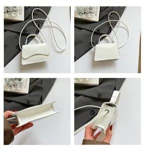 Vues détaillées d'un mini sac en cuir verni blanc avec rabat ondulé et bandoulière chic