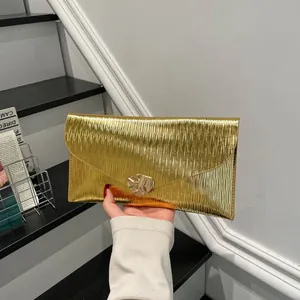 Pochette Enveloppe pour Femme Élégant Sac de Soirée Design Plissé Ondulé Boucle en Métal Doré Mode Fête Banquet Sac à Main Luxe