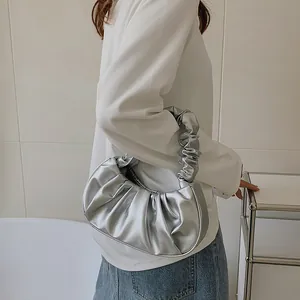 Bolso hobo plateado metalizado con diseño plisado de nube para hombro de mujer