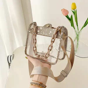Sac Bandoulière en PVC Transparent pour Femme avec Strass Sac à Épaule Tendance Chaîne Mode Petit Sac Carré Transparent Sac à Main de Fête