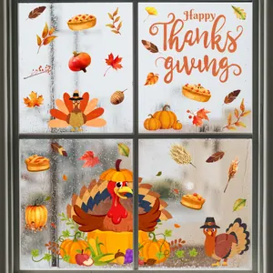Détails d'autocollants de dinde et citrouille de Thanksgiving sur une vitre humide